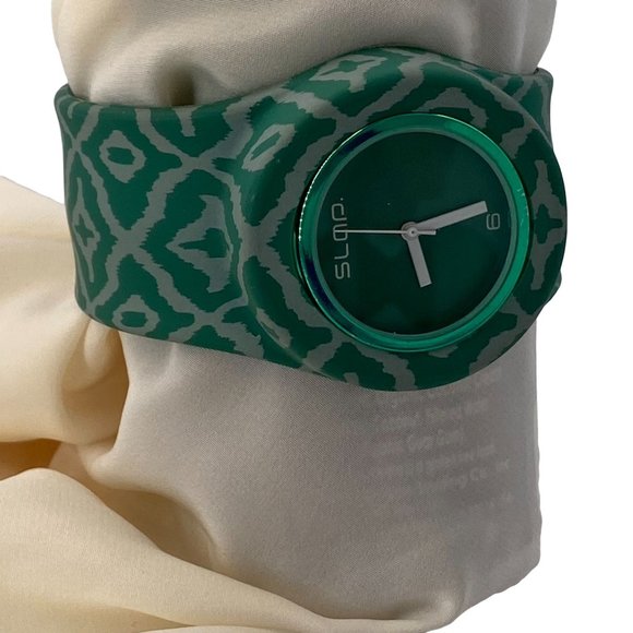 Watch Slap Band Green with White Hour Minute Second Hands Quartz Movement - Picture 13 of 14